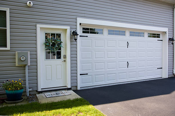 24/7 Emergency Garage Door Roller Replacement experts in Troup, TX